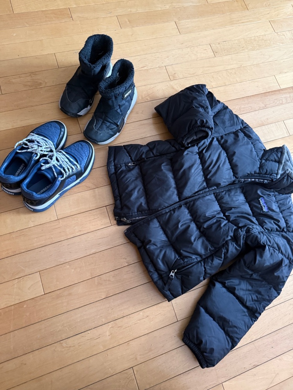 Patagonia Black Quilted Down Jacket with shoes
